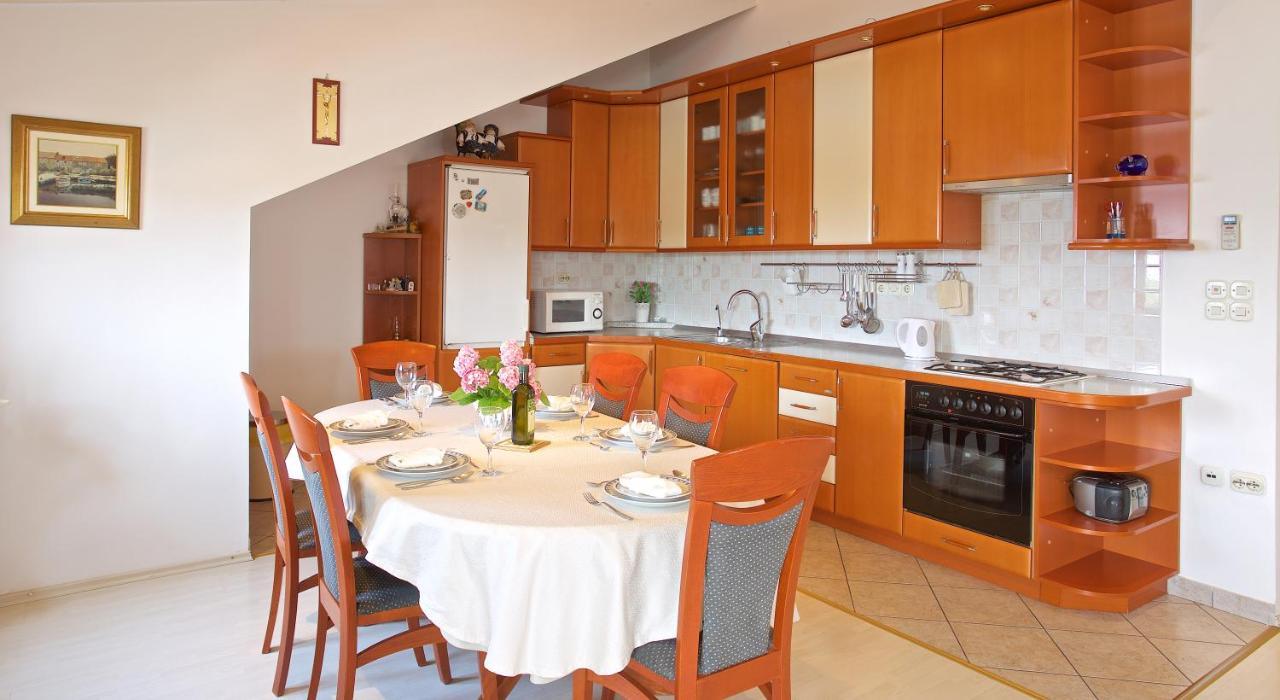 Apartments Vinka เยลซา ภายนอก รูปภาพ