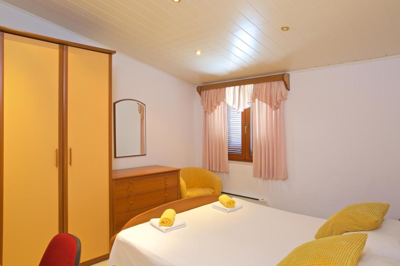 Apartments Vinka เยลซา ภายนอก รูปภาพ