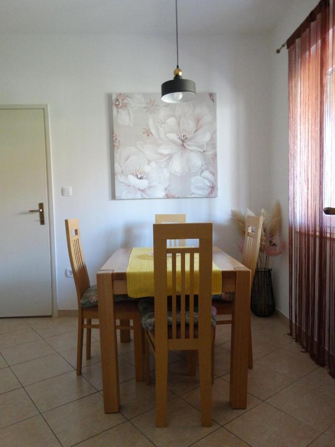 Apartments Vinka เยลซา ภายนอก รูปภาพ